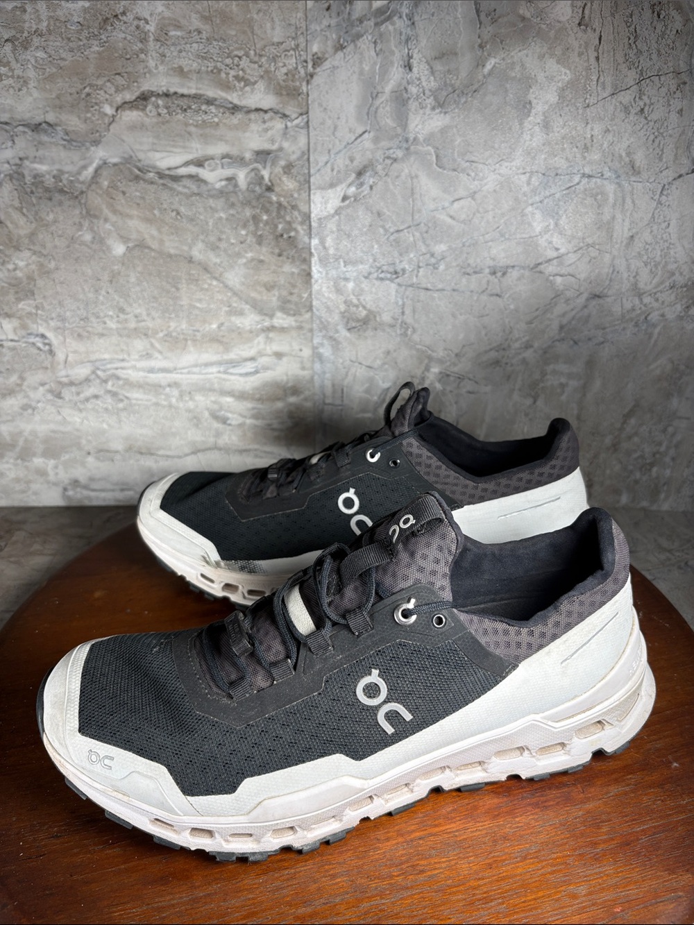 On Cloudultra Woman’s Size 11 Black/White Athletic Shoes